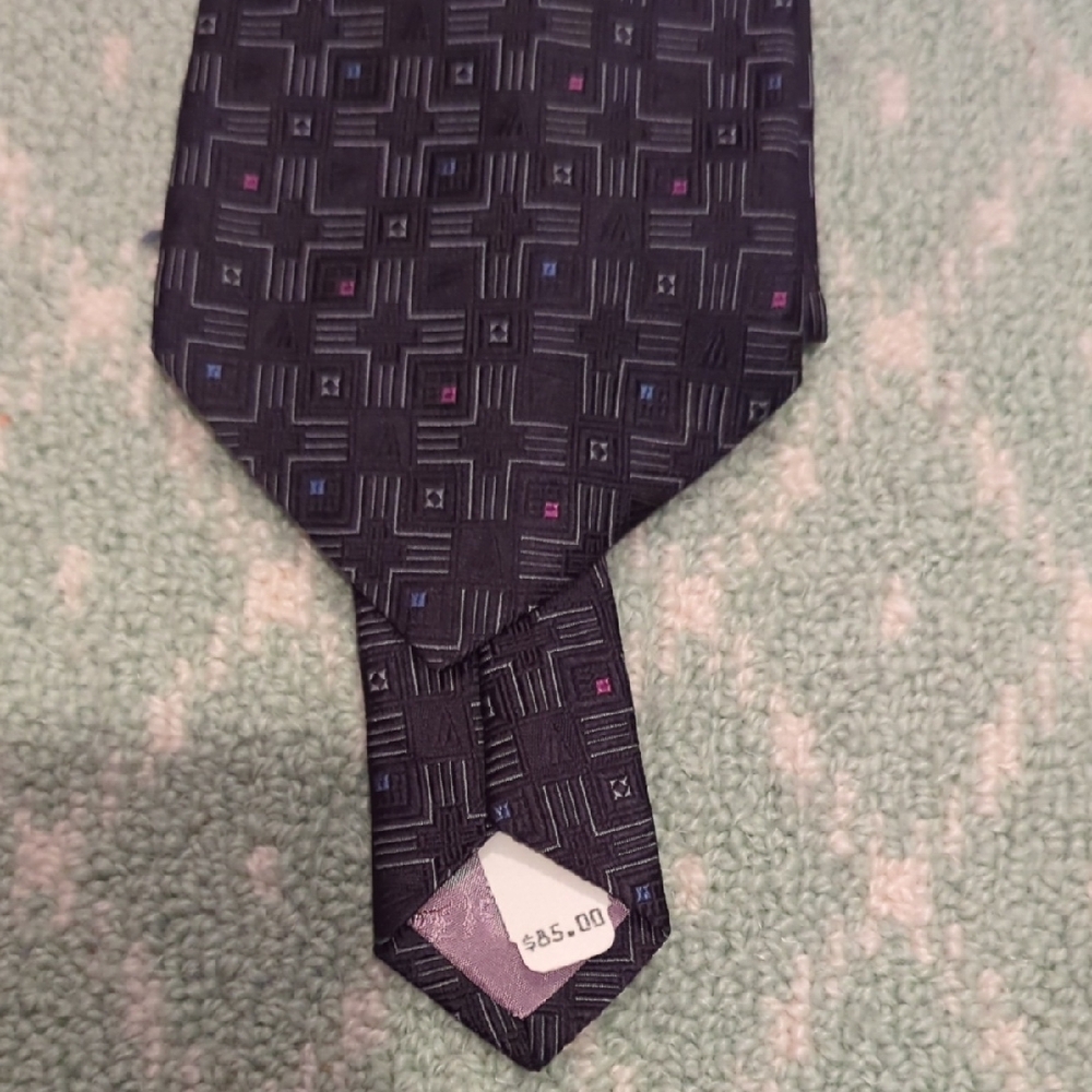 Geometric Patterned Black Tie